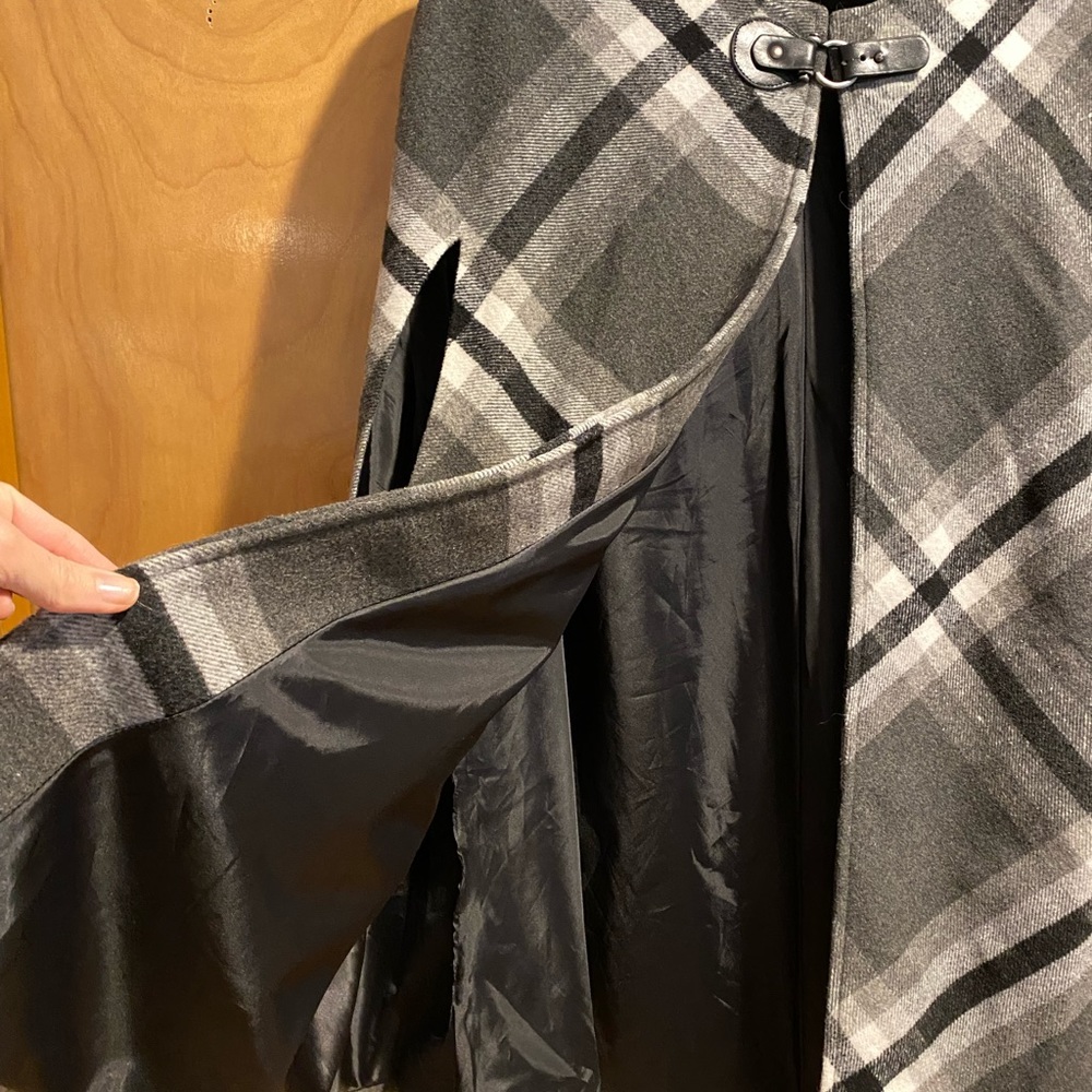 Anthropologie Plaid, Grey Wool Tartan Cape poncho with Pockets